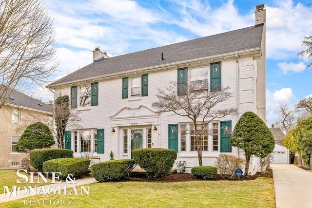 1037 Yorkshire Road, Grosse Pointe Park, MI 48230