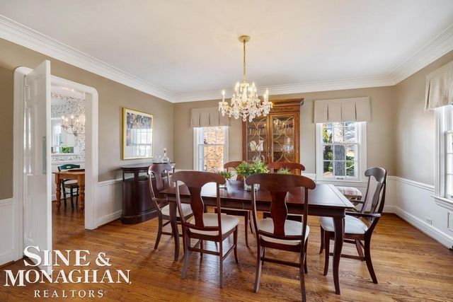 1037 Yorkshire Road, Grosse Pointe Park, MI 48230