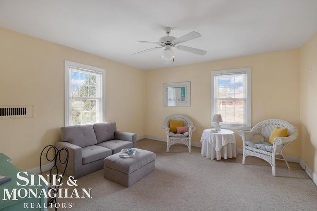 1037 Yorkshire Road, Grosse Pointe Park, MI 48230