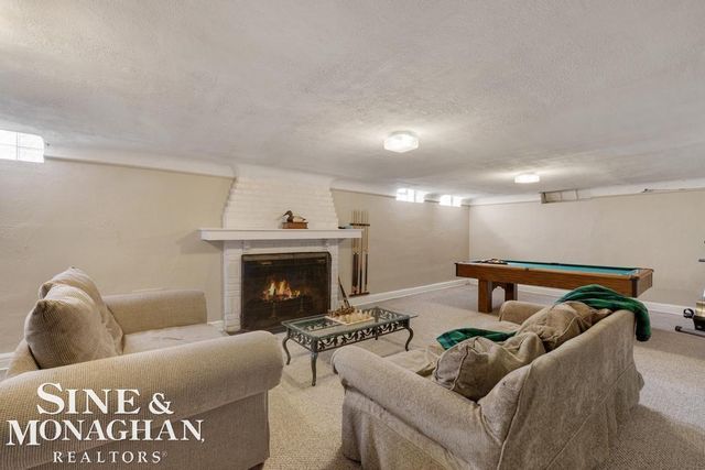 1037 Yorkshire Road, Grosse Pointe Park, MI 48230