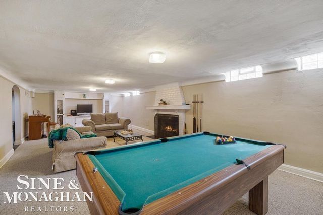 1037 Yorkshire Road, Grosse Pointe Park, MI 48230