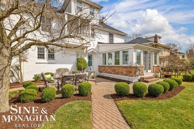 1037 Yorkshire Road, Grosse Pointe Park, MI 48230