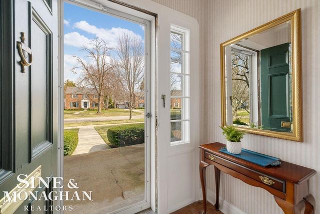 1037 Yorkshire Road, Grosse Pointe Park, MI 48230