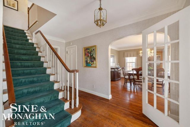 1037 Yorkshire Road, Grosse Pointe Park, MI 48230