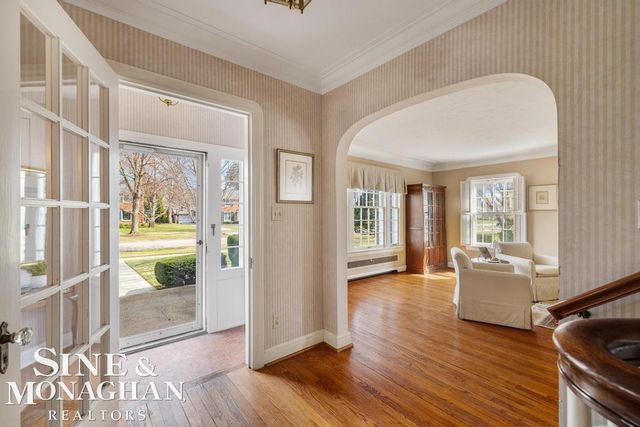 1037 Yorkshire Road, Grosse Pointe Park, MI 48230