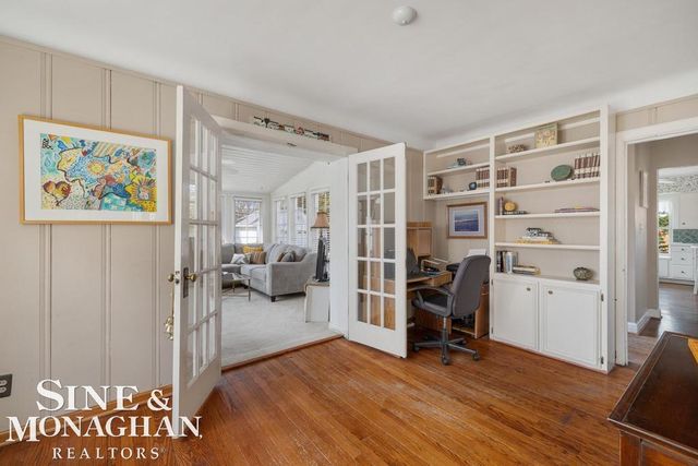 1037 Yorkshire Road, Grosse Pointe Park, MI 48230