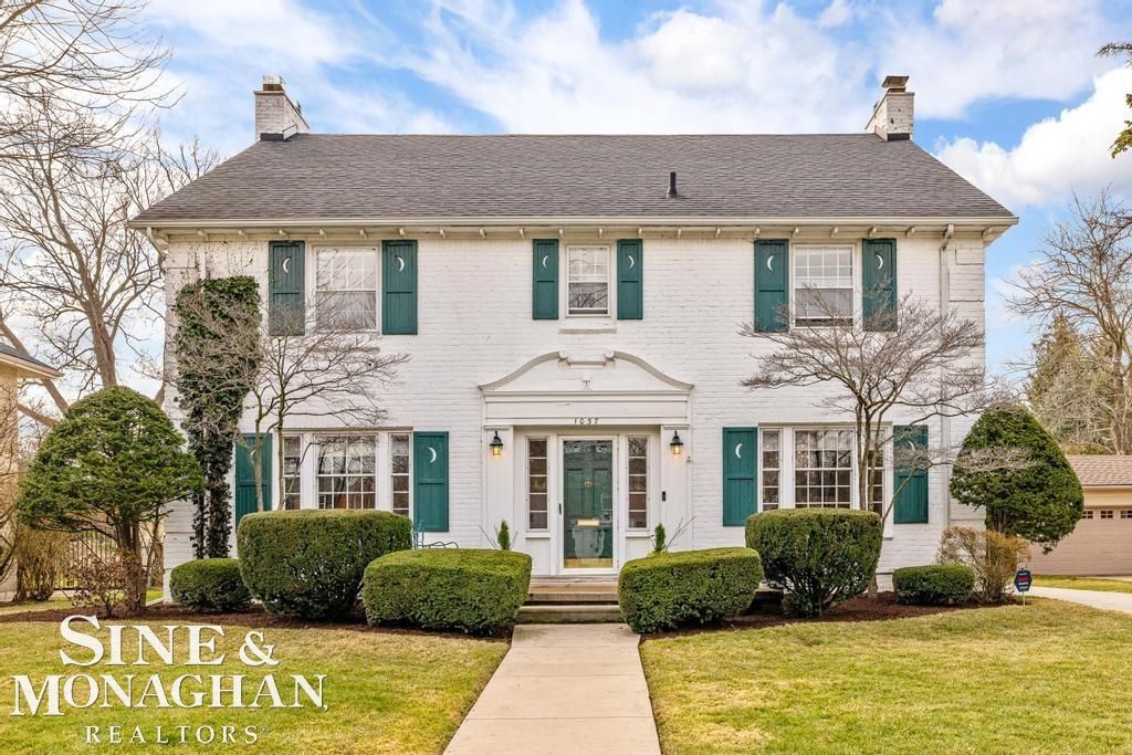 1037 Yorkshire Road, Grosse Pointe Park, MI 48230