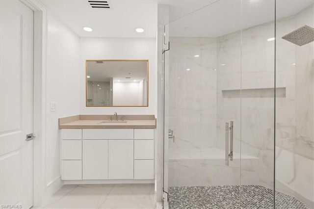 4951 Bonita Bay BLVD # 2205, Bonita Springs, FL 34134