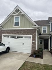 239 S Downs Cir, Goodlettsville, TN 37072