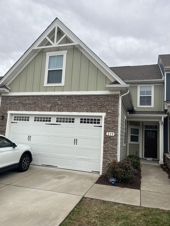 239 S Downs Cir, Goodlettsville, TN 37072