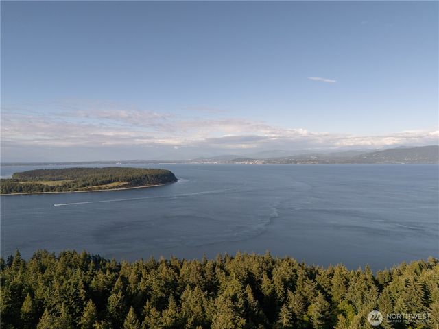 1058 Dana Circle, Lummi Island, WA 98262