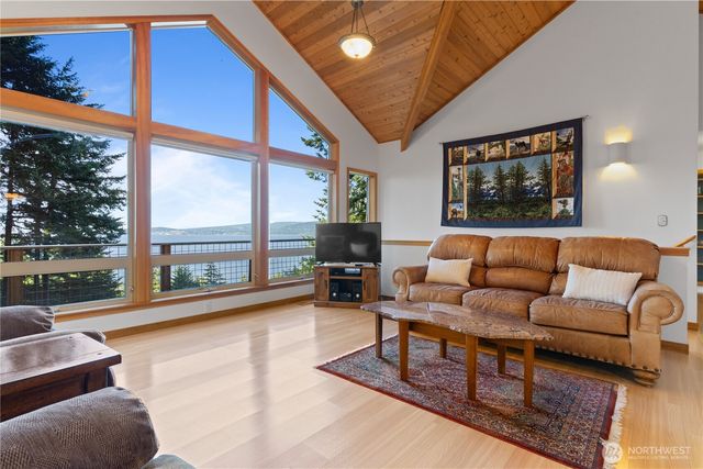 1058 Dana Circle, Lummi Island, WA 98262