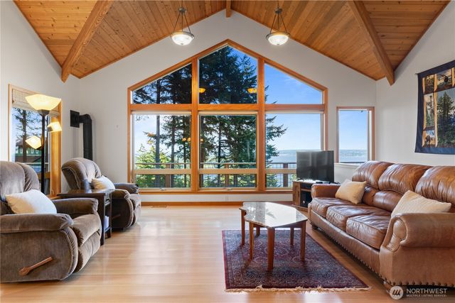 1058 Dana Circle, Lummi Island, WA 98262