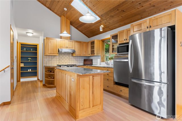 1058 Dana Circle, Lummi Island, WA 98262