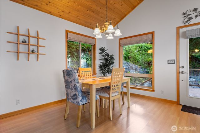 1058 Dana Circle, Lummi Island, WA 98262