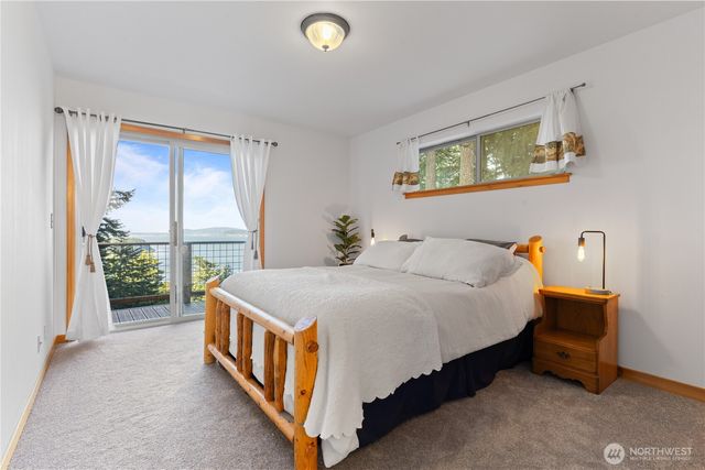 1058 Dana Circle, Lummi Island, WA 98262