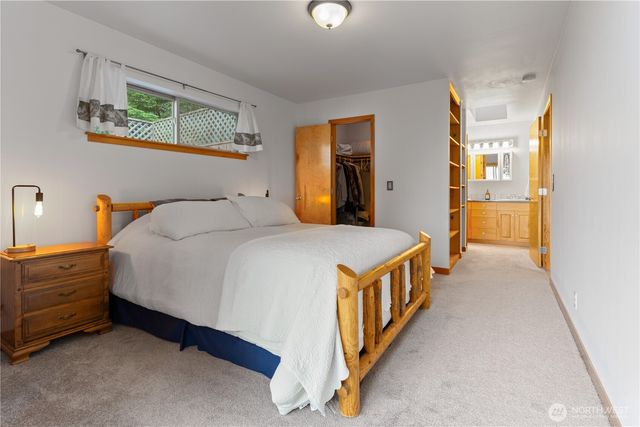 1058 Dana Circle, Lummi Island, WA 98262