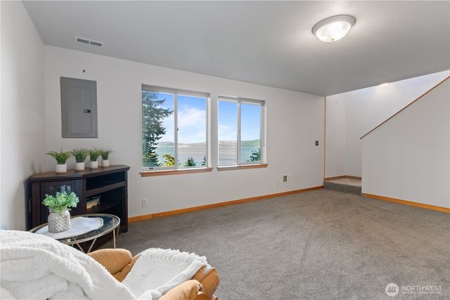 1058 Dana Circle, Lummi Island, WA 98262