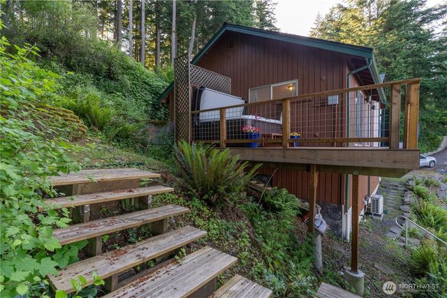 1058 Dana Circle, Lummi Island, WA 98262