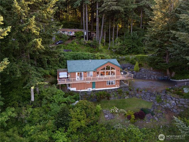 1058 Dana Circle, Lummi Island, WA 98262
