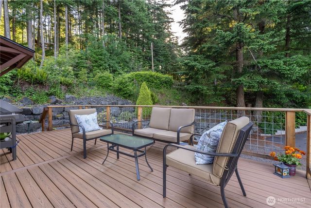 1058 Dana Circle, Lummi Island, WA 98262