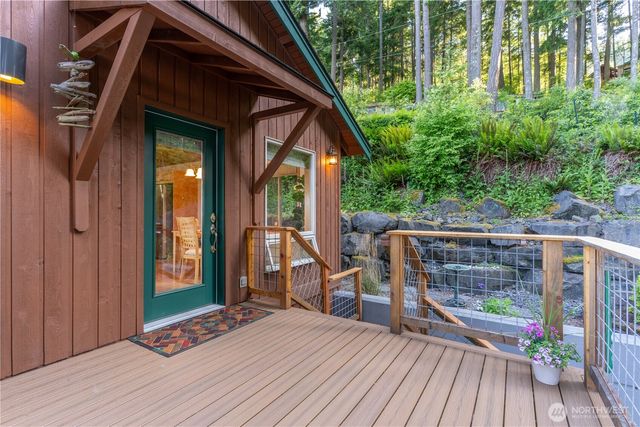 1058 Dana Circle, Lummi Island, WA 98262