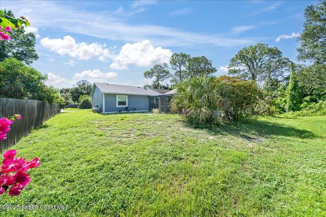 820 Emden Avenue NW, Palm Bay, FL 32907