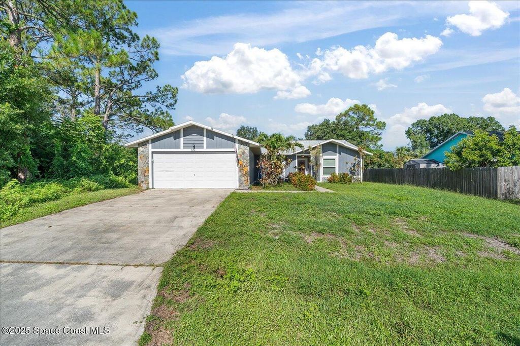 820 Emden Avenue NW, Palm Bay, FL 32907