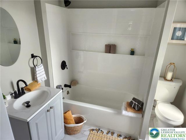 2009 Washington Avenue, Northampton Boro, PA 18067