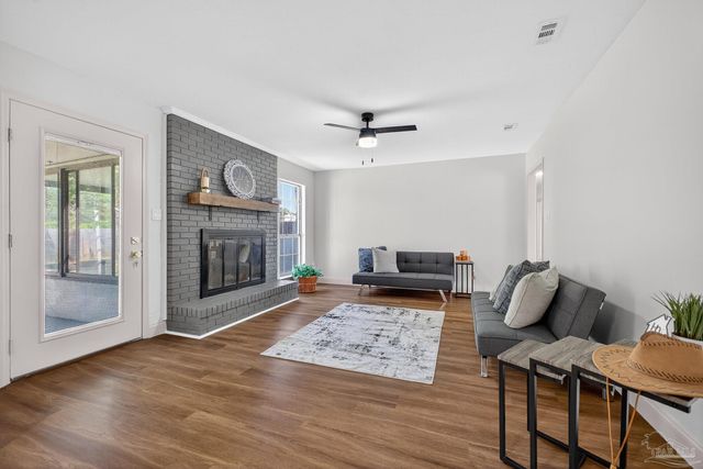 2768 Venetian Way, Gulf Breeze, FL 32563