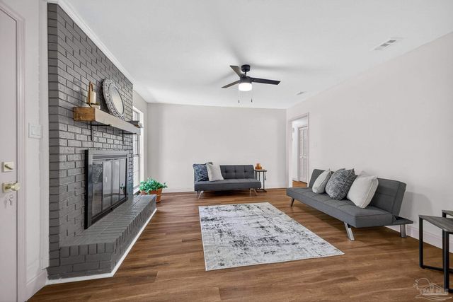 2768 Venetian Way, Gulf Breeze, FL 32563