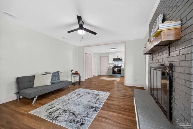 2768 Venetian Way, Gulf Breeze, FL 32563