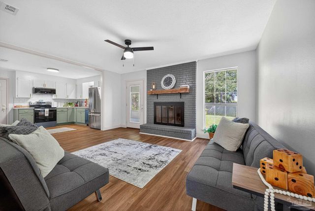 2768 Venetian Way, Gulf Breeze, FL 32563