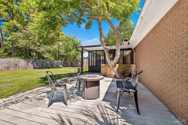 2768 Venetian Way, Gulf Breeze, FL 32563