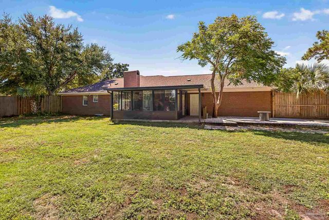 2768 Venetian Way, Gulf Breeze, FL 32563