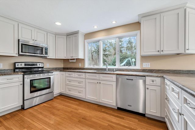 20 Howland Lane, East Sandwich, MA 02537