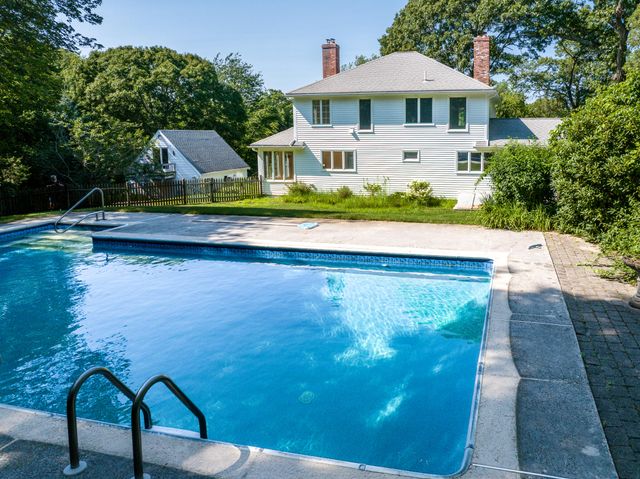 20 Howland Lane, East Sandwich, MA 02537