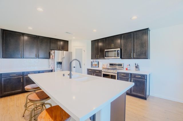 2495 Vintage Place, Hanford, CA 93230
