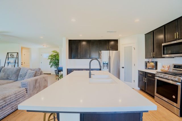 2495 Vintage Place, Hanford, CA 93230