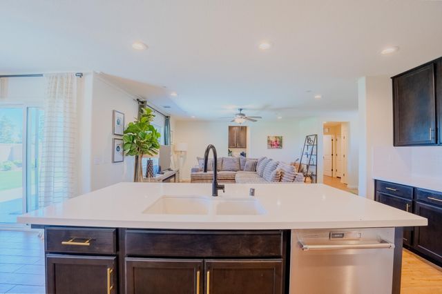 2495 Vintage Place, Hanford, CA 93230