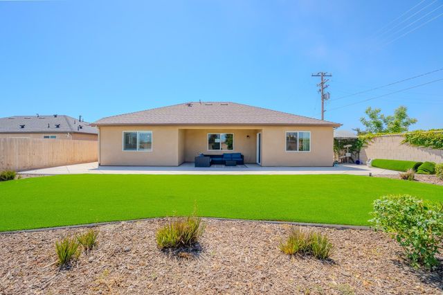 2495 Vintage Place, Hanford, CA 93230
