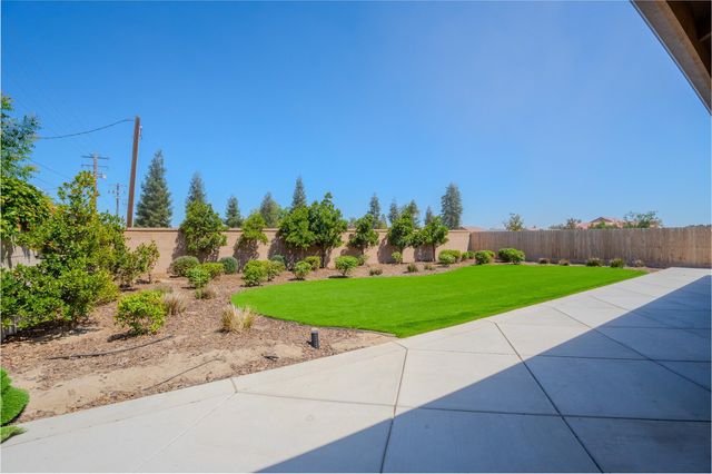 2495 Vintage Place, Hanford, CA 93230