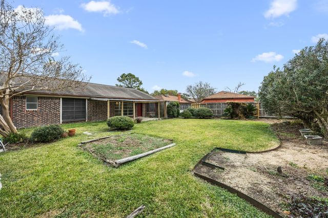 12123 Plumpoint Drive, Houston, TX 77099