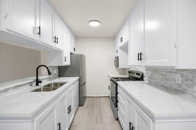 12123 Plumpoint Drive, Houston, TX 77099