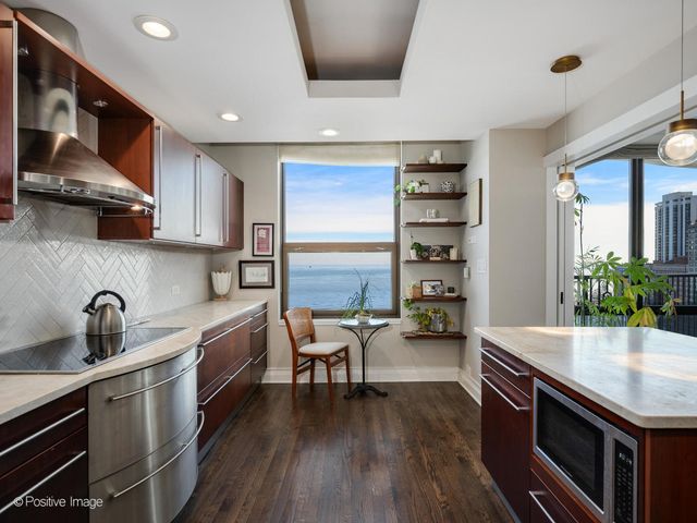 1040 N Lake Shore Drive 16C, Chicago, IL 60611