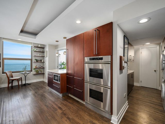 1040 N Lake Shore Drive 16C, Chicago, IL 60611