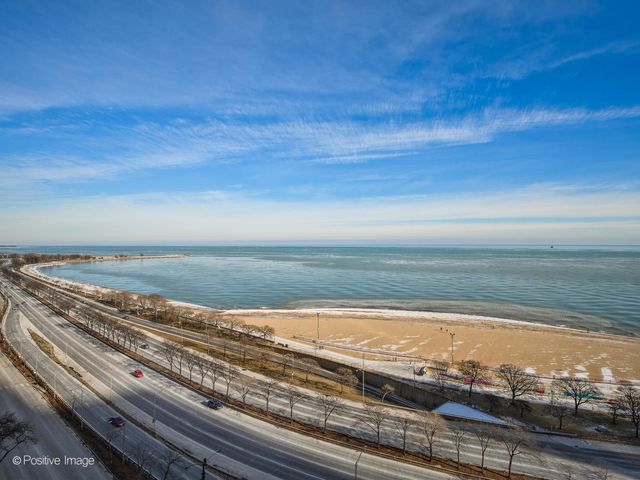 1040 N Lake Shore Drive 16C, Chicago, IL 60611
