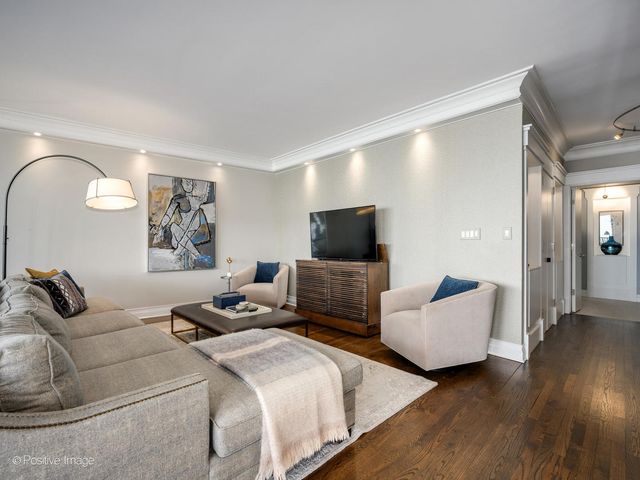 1040 N Lake Shore Drive 16C, Chicago, IL 60611