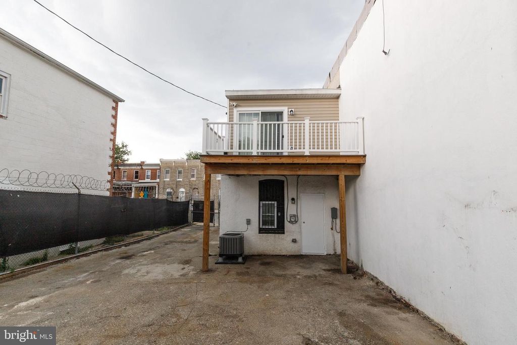 Image 18 of property listing at 1602 ABBOTSTON ST, Baltimore, MD 21218