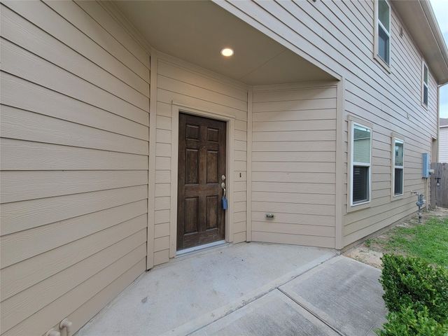 5209 Dauntless Drive, Houston, TX 77066
